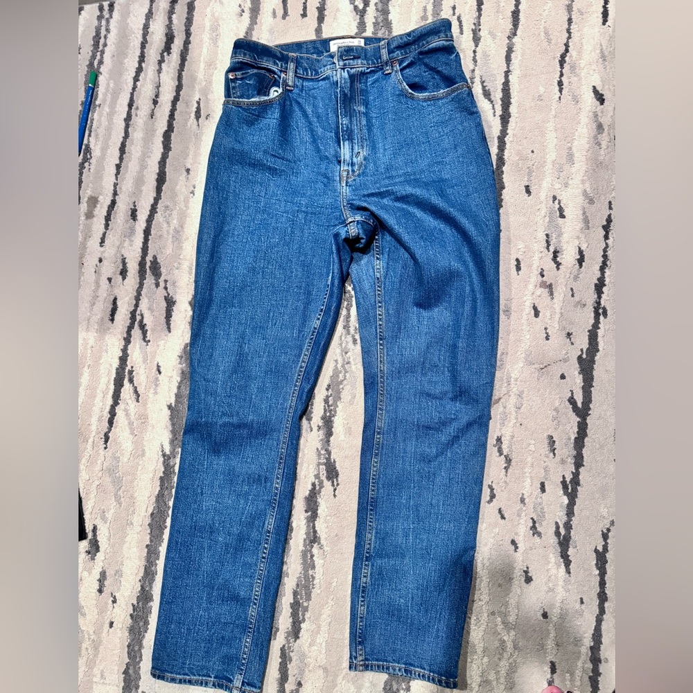 Abercrombie- Slim straight ultra high rise curve love